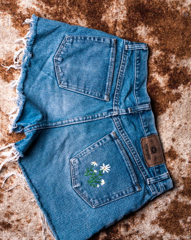 Hand Painted Daisies Jean Shorts-Size 30W